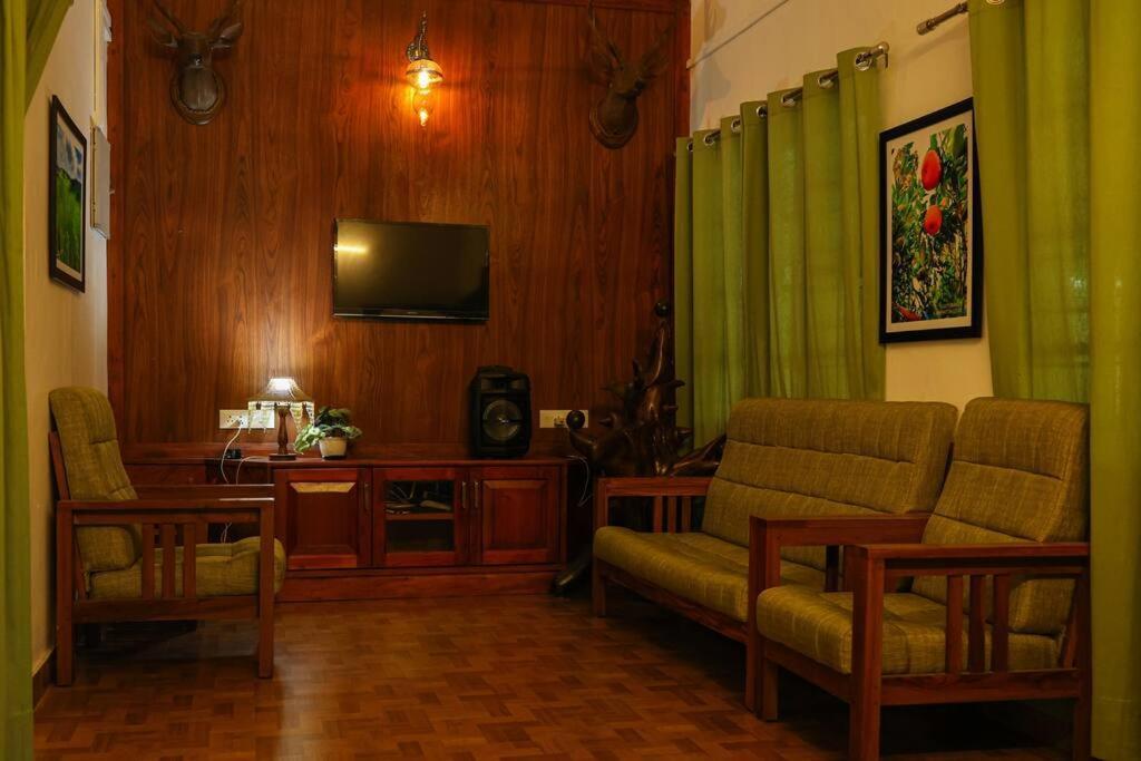 Breezy Point Villa Vagamon Kültér fotó