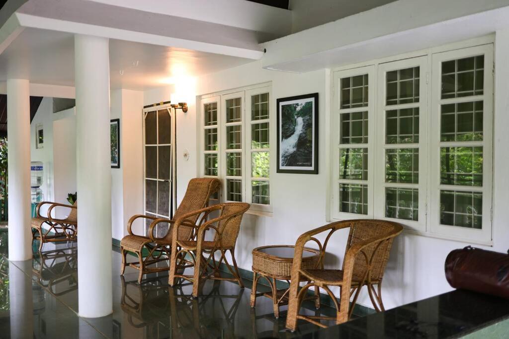 Breezy Point Villa Vagamon Kültér fotó