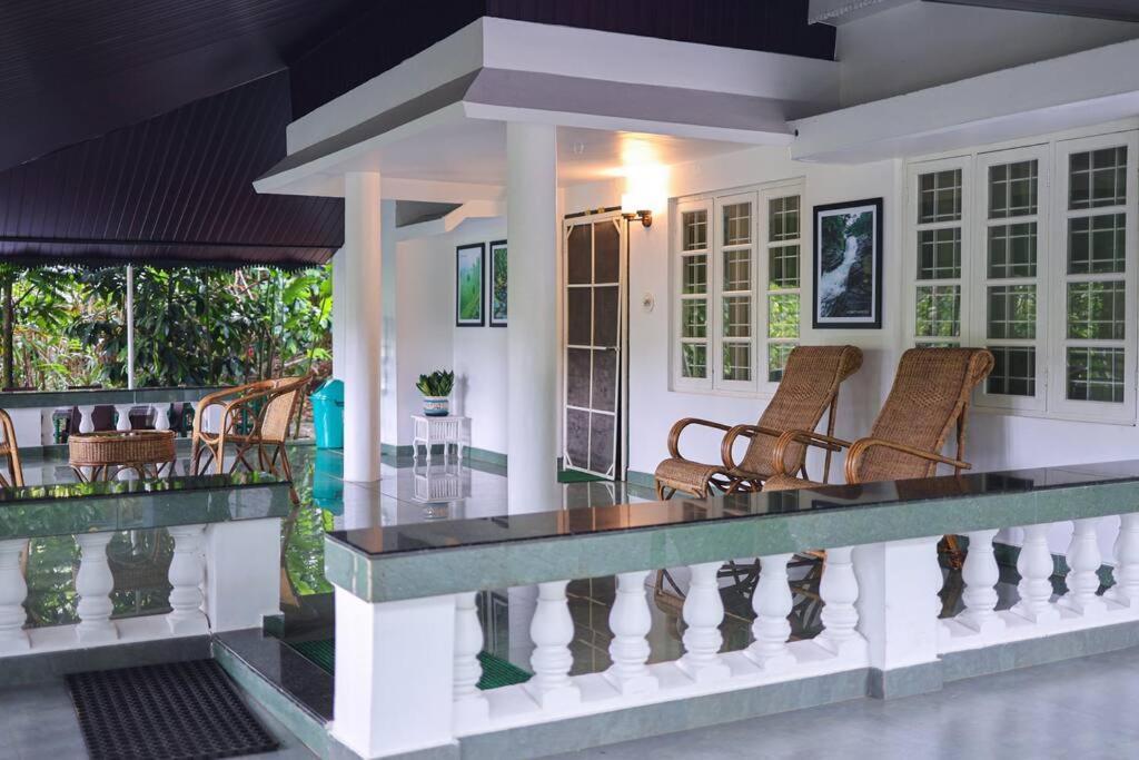 Breezy Point Villa Vagamon Kültér fotó