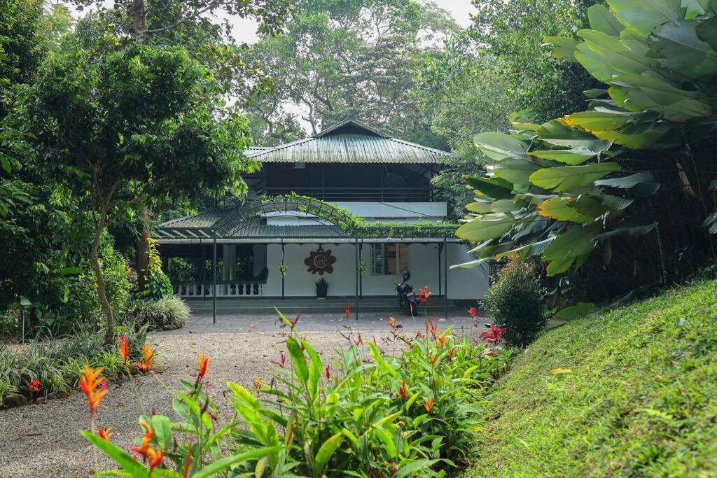 Breezy Point Villa Vagamon Kültér fotó